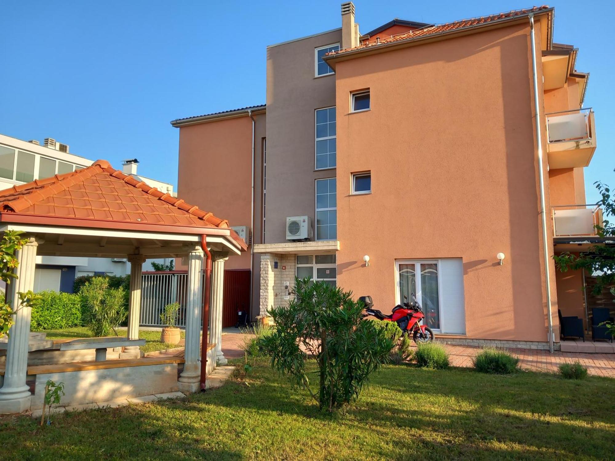 Bed & Breakfast Grgic Novigrad Istria Eksteriør billede